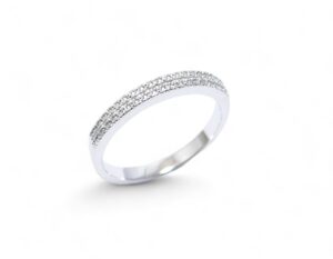 alliance et pavage de diamants en serti grains monture or blanc 18 carats