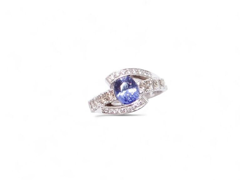 bague or blanc saphir de Ceylan et diamants