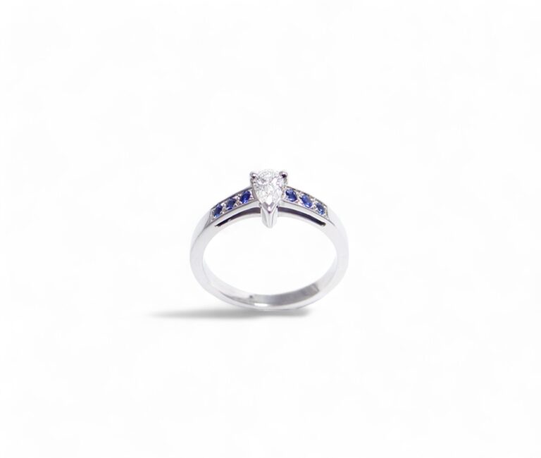 Bague diamant poire saphirs or 18 carats