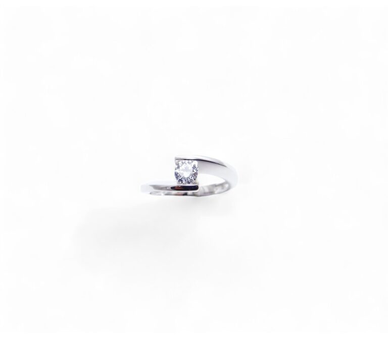 Solitaire  diamant OR BLANC 18 CARATS