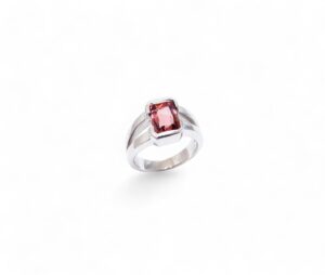 bague tourmaline taille émeraude monture or blanc 18 carats