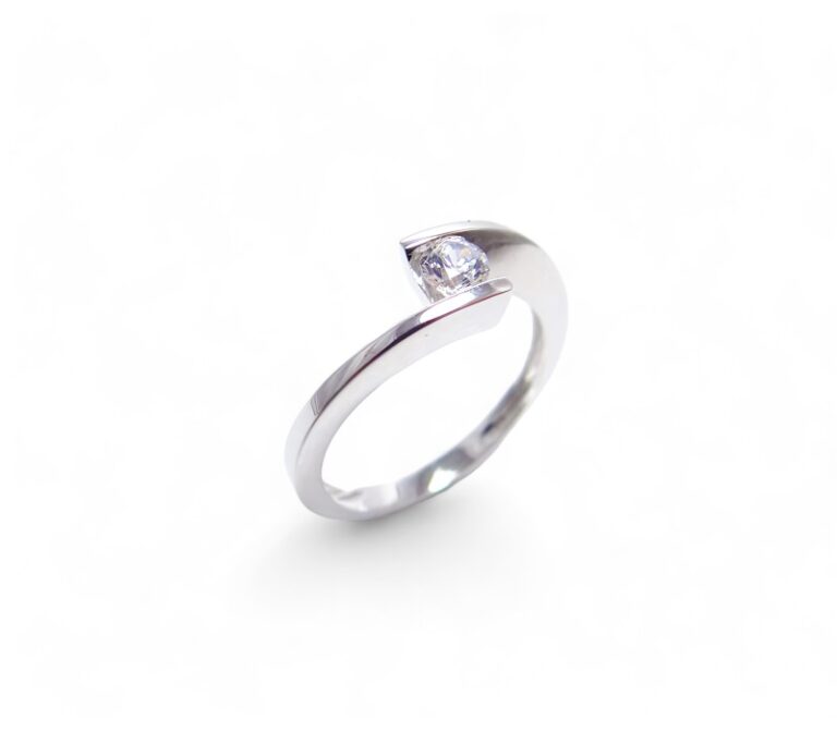solitaire diamant 0.30 ct or blanc 18 carats