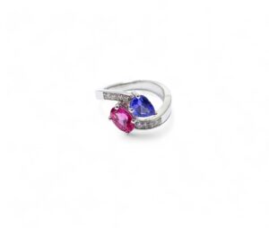 bague toi et moi tanzanite poire tourmaline rose ovale diamant sur le corps en or blanc 18 cts